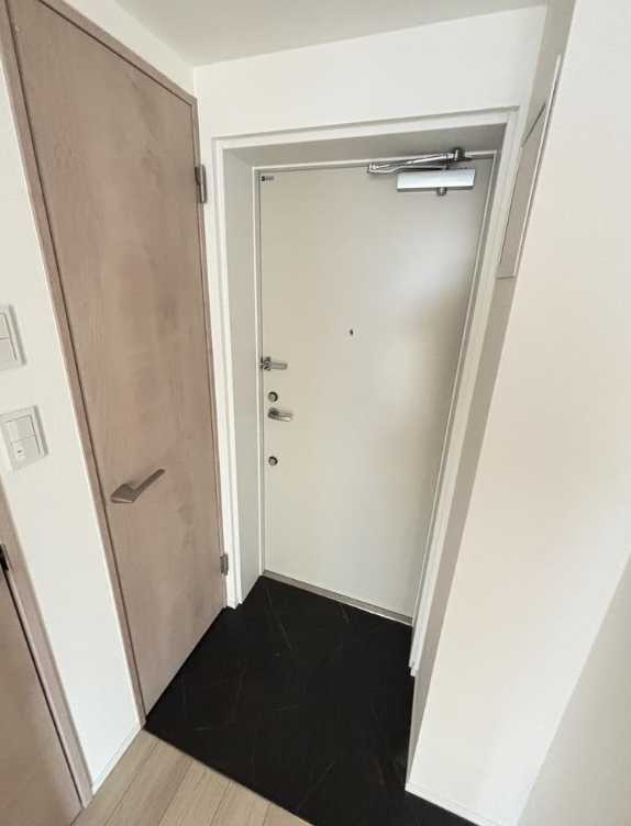 OAKVILLA三軒茶屋　礼金０　築浅　ペット相談の玄関