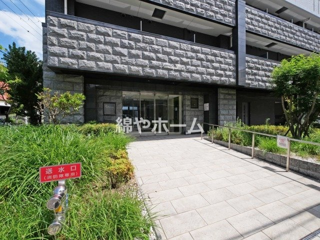 プレサンス玉造駅前のエントランス|清潔なエントランスです