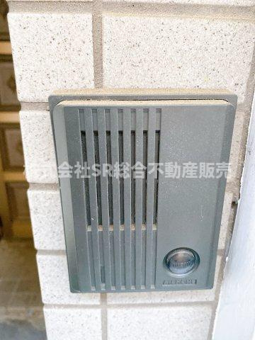 森河内西2丁目中古戸建の防犯設備|リフォームや住宅ローン・東大阪市の不動産の事なら弊社にお任せ下さいませ！
各地域の特徴・グルメ・裏道やその他、細かい情報等も熟知した
東大阪市出身のスタッフが新生活を送るお客様をサポート致します！