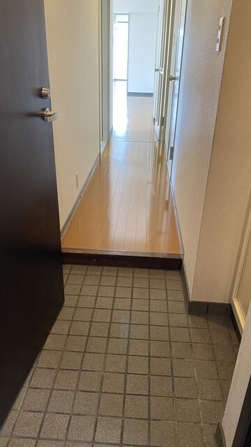 フェスタ花川戸の玄関