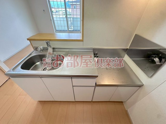 アザレアガーデンDのキッチン|キッチンでお料理をお楽しみください