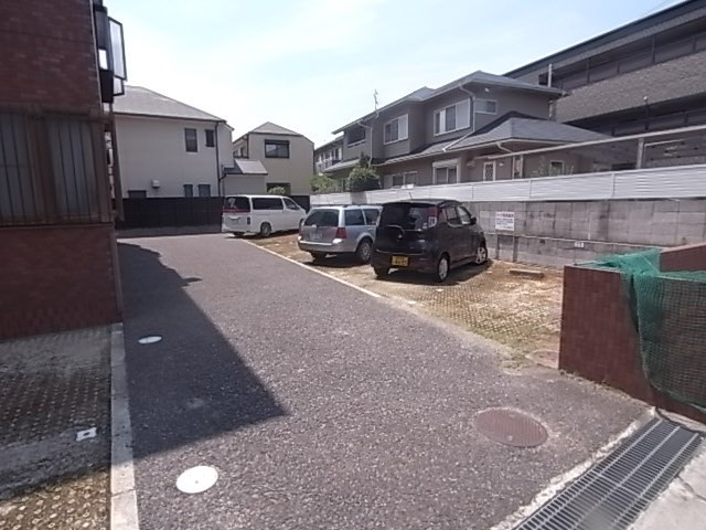 ライツェント浜芦屋の駐車場