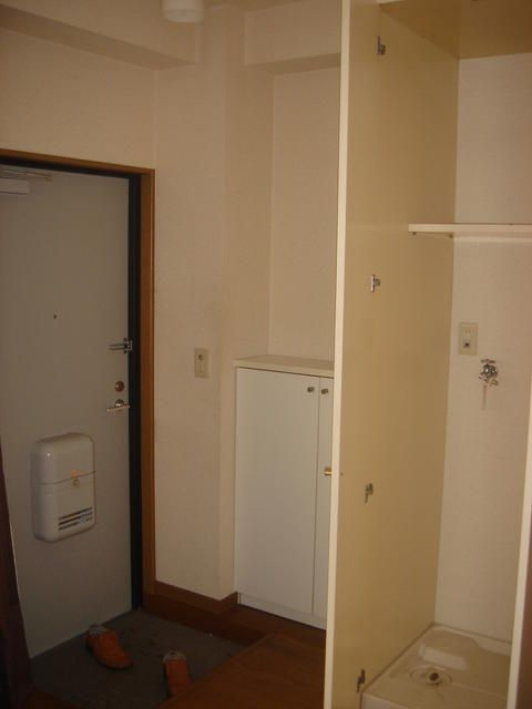クレセールアリノの玄関