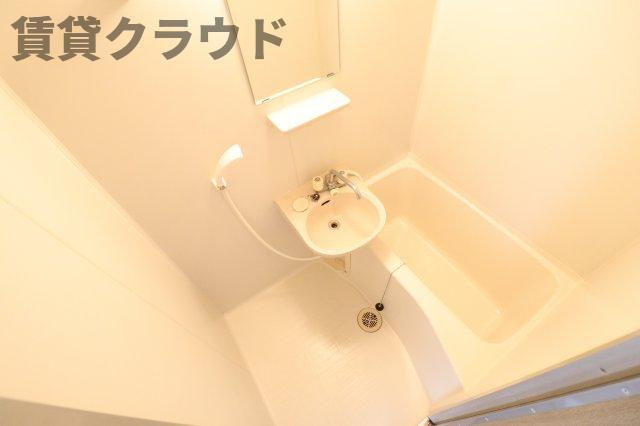 エステートピアシティ5Aの浴室|落ち着いた空間のお風呂です