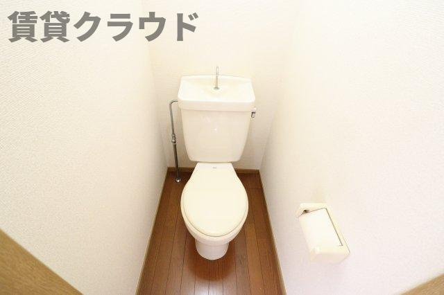 エステートピアシティ5Aのトイレ|ゆったりとした空間のトイレです