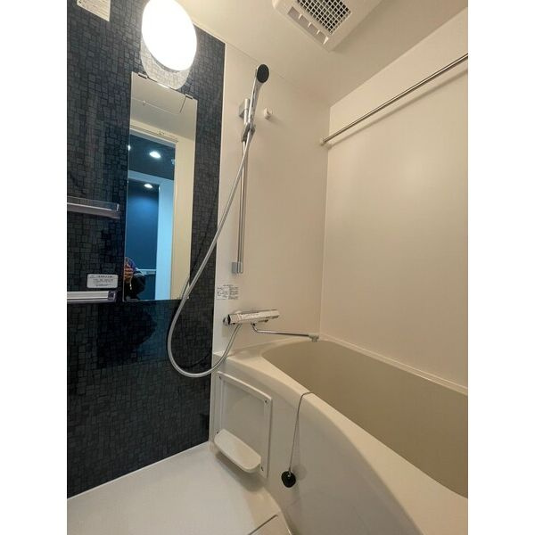 エヌエムキャトフヴァンオンズの浴室