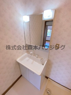 【独立洗面台】 | 　ドミシル並川 | 朝の身支度には欠かせない独立洗面化粧台
