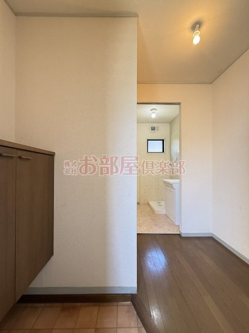アーバンライフ津福の玄関|明るい玄関です