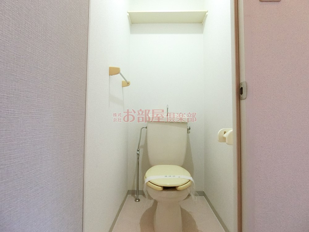 アーバンライフ津福のトイレ|落ち着いた色調のトイレです