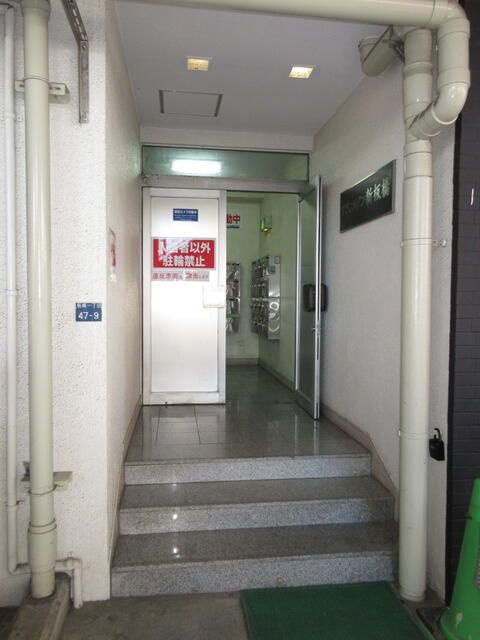 グランメゾン新板橋のエントランス
