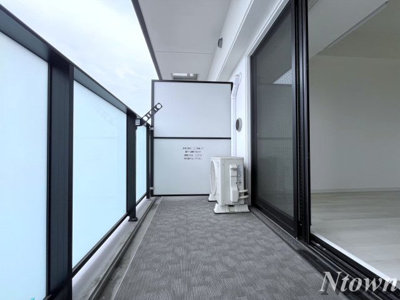 【バルコニー】 | S-RESIDENCE豊国通 | 外からの目が気にならないバルコニーで洗濯物が干せます