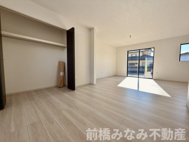 【新築】渋川市石原１期　２号棟(全２棟)　アーバンスタイル　新築建売分譲の居間・リビング|ゆったりとした居間です