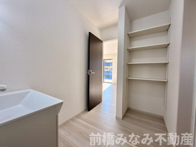 【新築】渋川市石原１期　２号棟(全２棟)　アーバンスタイル　新築建売分譲の収納|こまごまとしたものを収納できそうですね