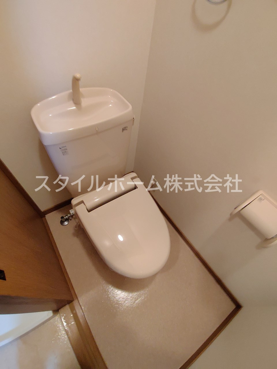 ピースフルのトイレ|別部屋写真です。