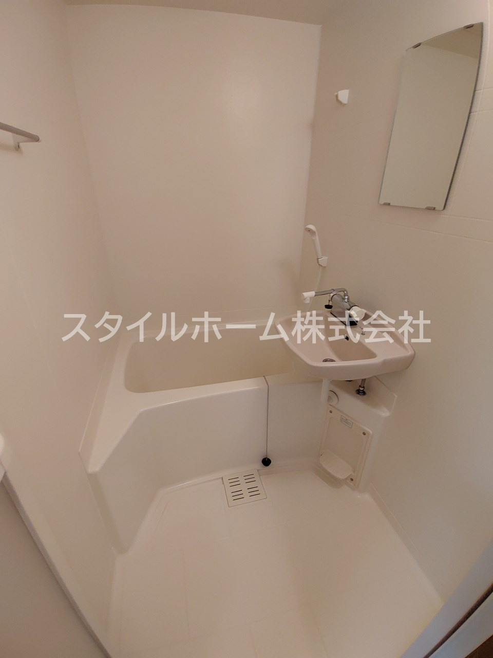 ピースフルの浴室|別部屋写真です。