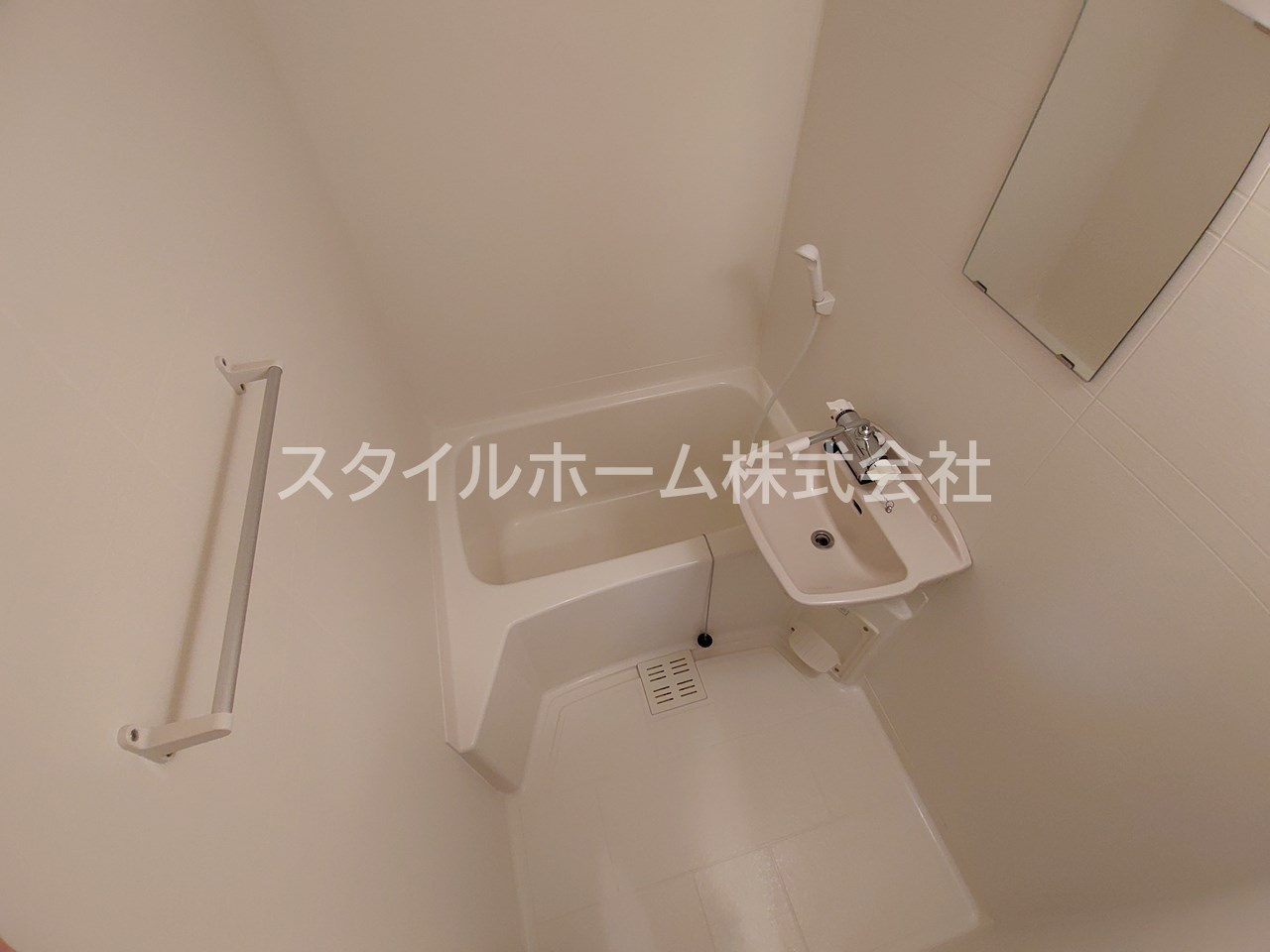 ピースフルの浴室|別部屋写真です。