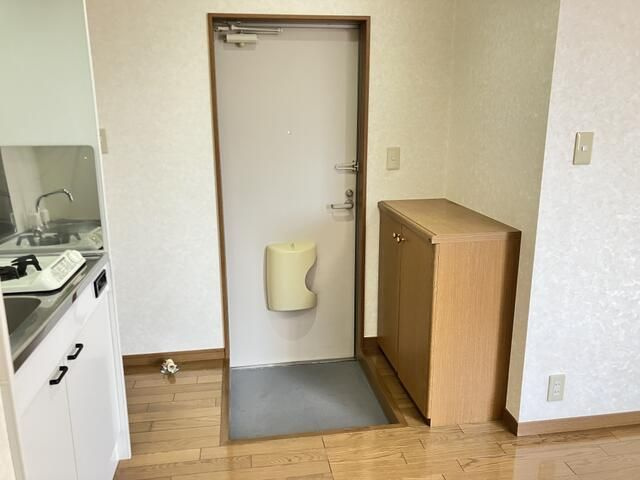エステート王子神谷の玄関