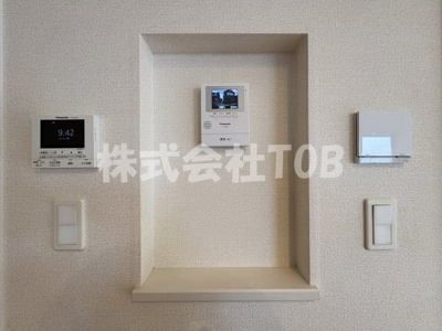 【セキュリティ】 | 久我山５丁目戸建-普通借家2年- | 1F　給湯リモコン　モニターホン　床暖房リモコン