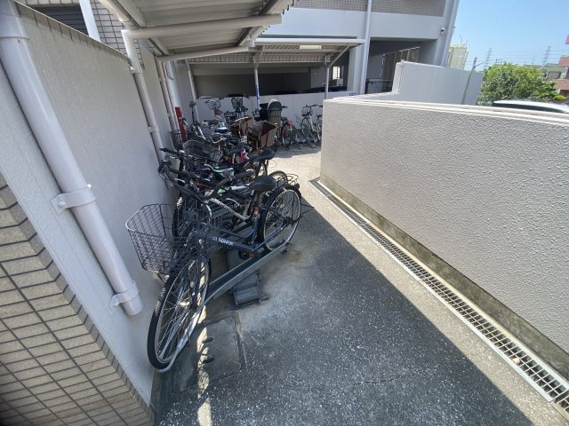 イトーピア新石切の駐輪場|■駐輪場も広めにとってあります♪♪