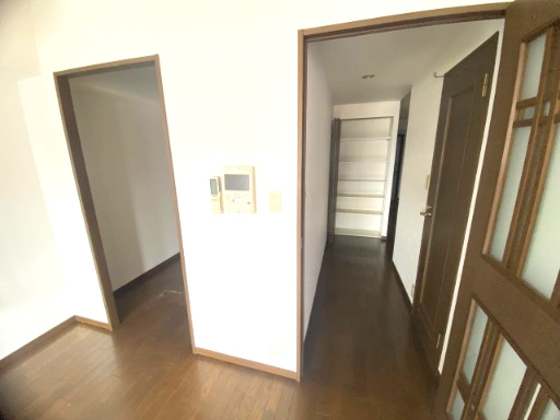 イトーピア新石切の内装|■廊下にも収納！もちろんTVモニターフォン♪♪