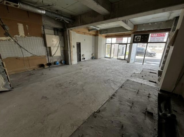 甲賀市水口町暁の住宅付店舗一部の内装