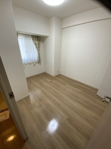 パレステージ熊谷プレミアムの洋室|5帖で使いやすい洋室です