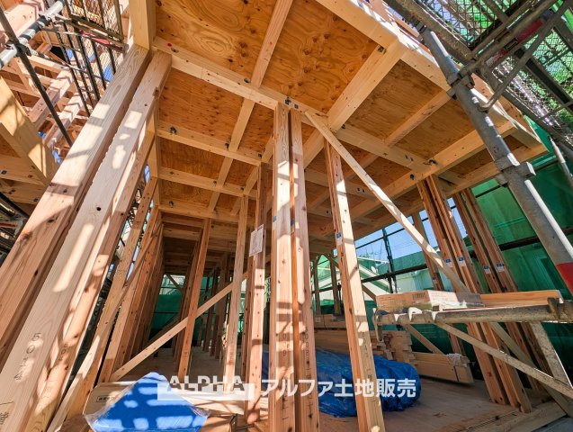 立川市上砂町3丁目新築戸建の外観|【Voice】
◆声◆通学から帰宅しここを通過する子供達。だからこそ、そこからさり気ない「おはよう」と「おかえり」がこだまする『愛おしい風景』
