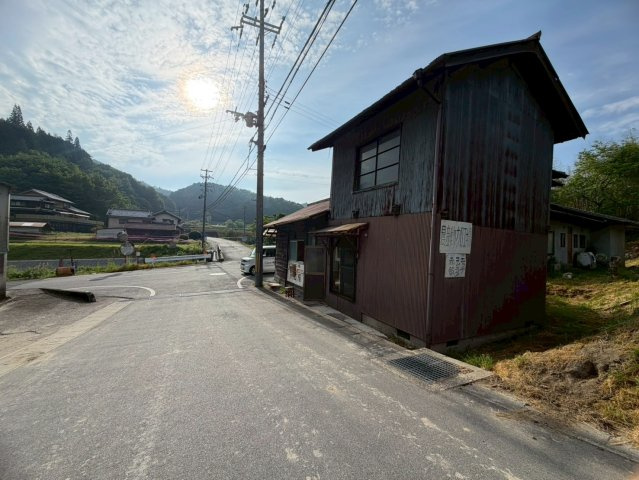 奈良市荻町戸建ての前面道路含む現地写真