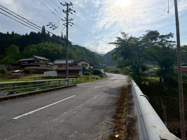 奈良市荻町戸建ての前面道路含む現地写真