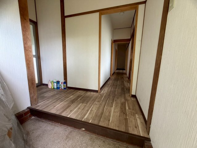 奈良市針町戸建ての玄関