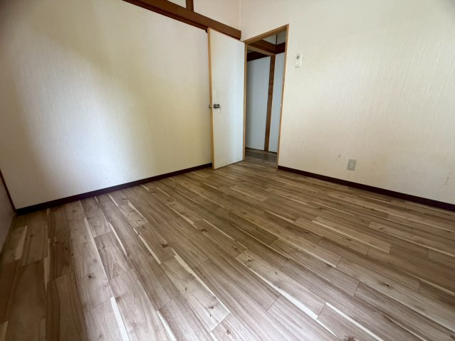 奈良市針町戸建ての洋室