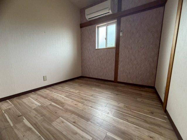 奈良市針町戸建ての洋室