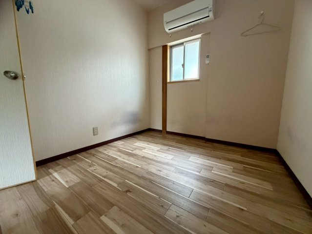 奈良市針町戸建ての洋室