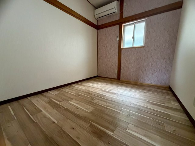 奈良市針町戸建ての洋室