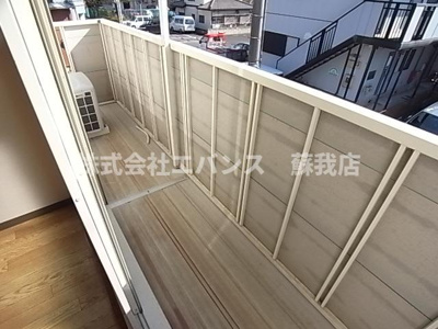 【バルコニー】 | ハイツ朋英 | 落ち着いた時間を過ごせるバルコニーです