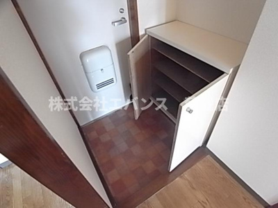 【エントランス】 | ハイツ朋英 | 落ち着いたエントランスです