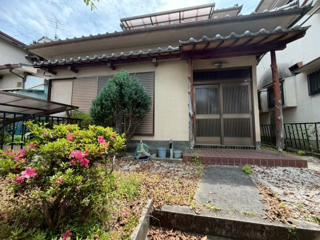 北葛城郡上牧町松里園3丁目戸建て