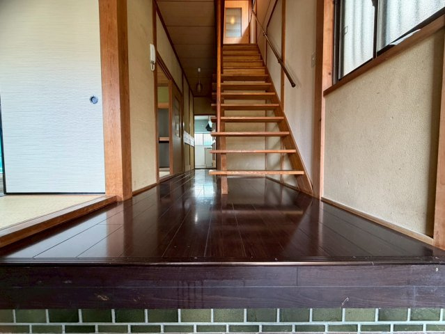 北葛城郡上牧町松里園3丁目戸建ての玄関