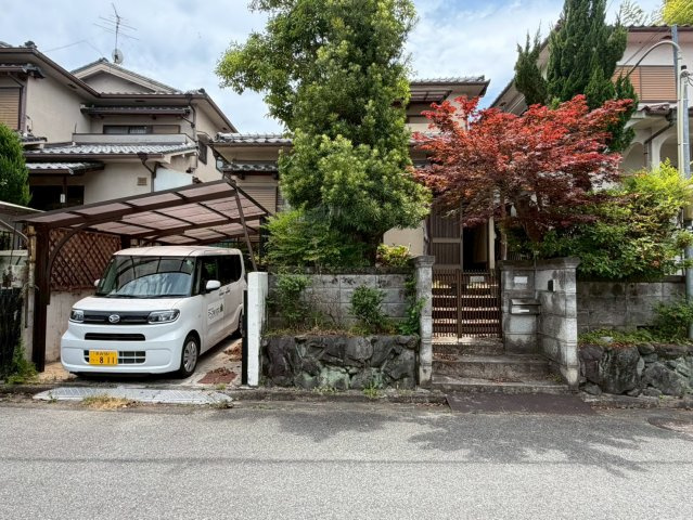 北葛城郡上牧町松里園3丁目戸建ての駐車場