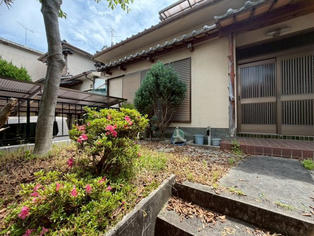 北葛城郡上牧町松里園3丁目戸建ての庭