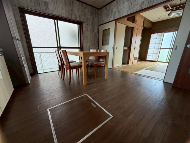 生駒郡安堵町東安堵戸建ての居間・リビング