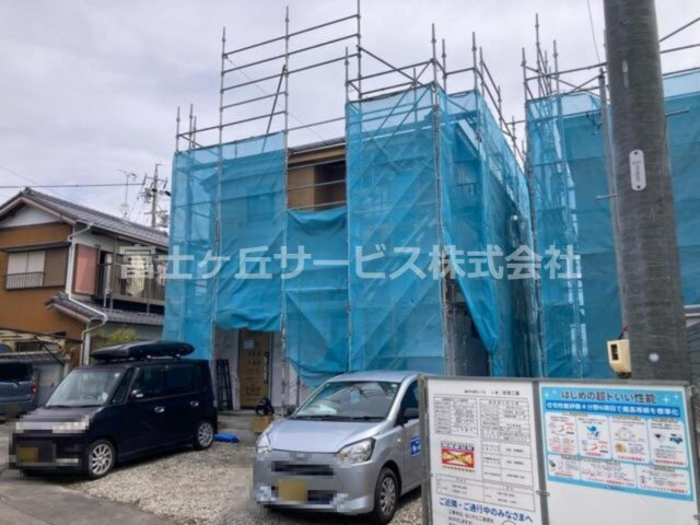 【外観】 | 島田市道悦4丁目 新築一戸建て 1号棟 | 現在建築中の外観画像です。ご内覧は同じメーカーの完成物件へご案内いたしますので、いつでもご相談ください！