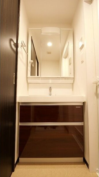 大阪市港区弁天３丁目の賃貸マンションの洗面所