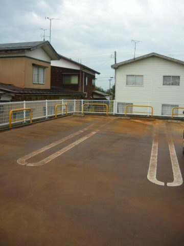 リバーサイド　セナの駐車場