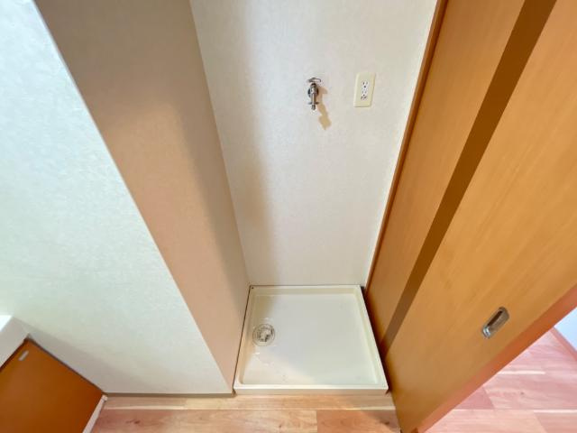 サンプレスＡ棟のその他|洗濯機置場