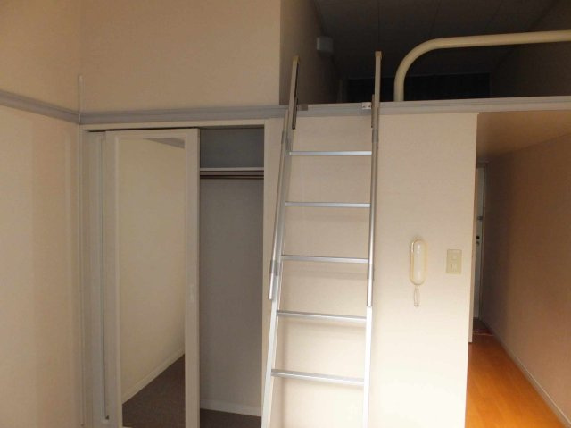 レオパレスリバーパークの内装
