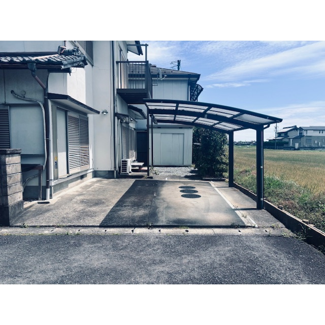 養老町船附貸家の駐車場