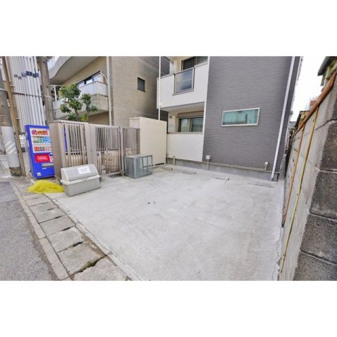 Ａｚｕｒ美園の駐車場|敷地内駐車場