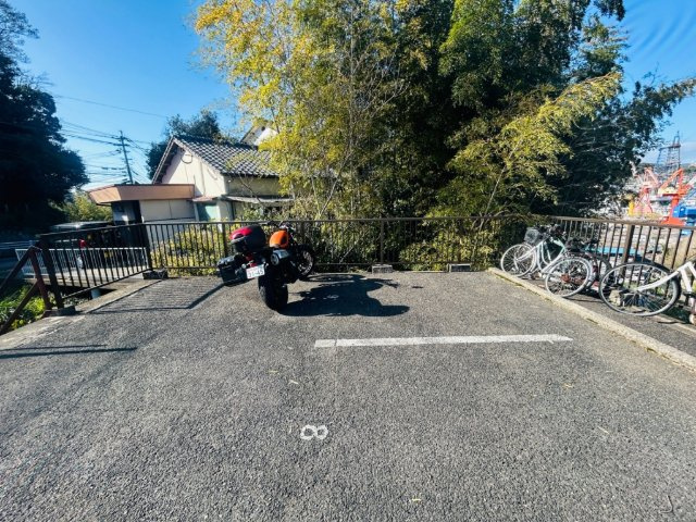 ルーベンヌ赤崎Aのその他|自転車・バイク置き場