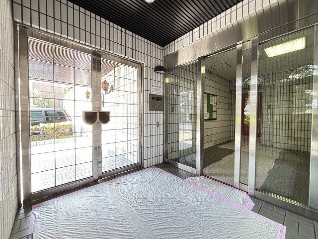 【エントランス】 | ロイヤルマンション西新